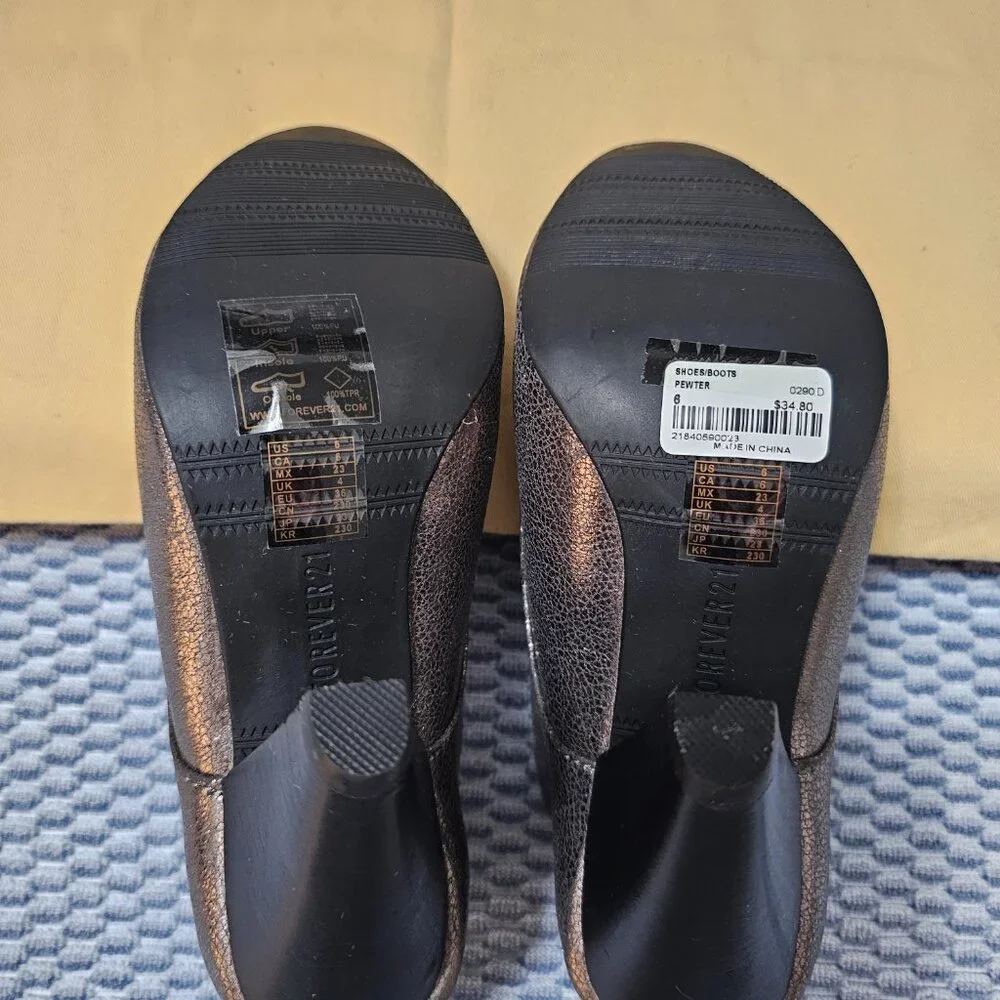 NWT Forever 21 Metallic Pewter Vegan Leather Pointed Toe Stiletto Heel Boots - Picture 8 of 8